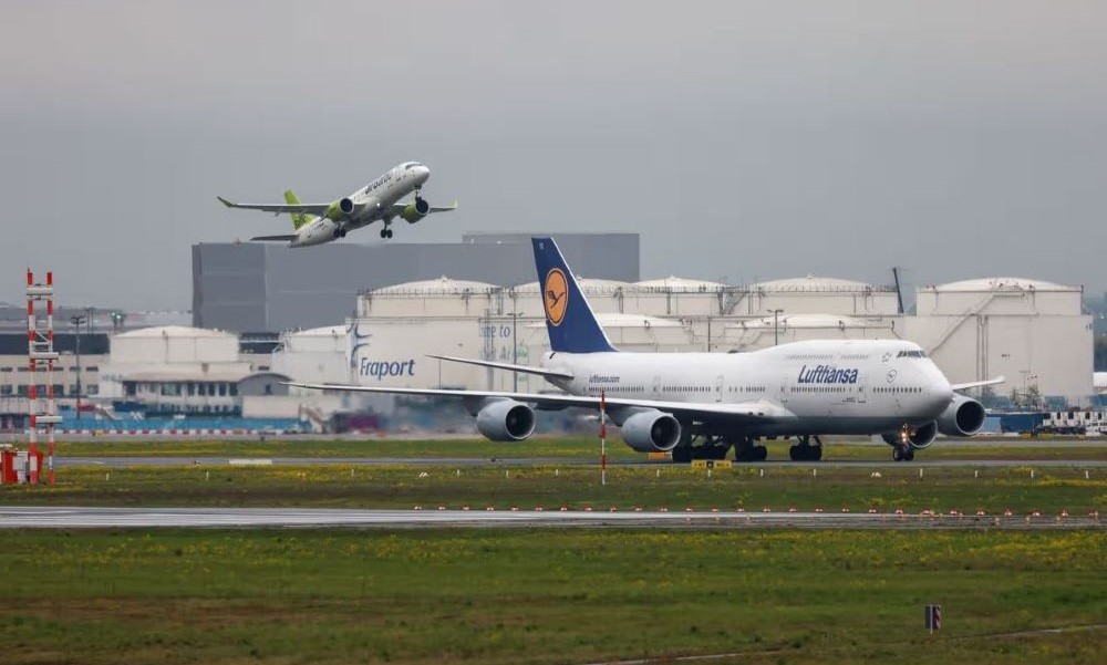 IEA paralajmëron: Evropës i mbeten vetëm 6 javë karburant për avionë